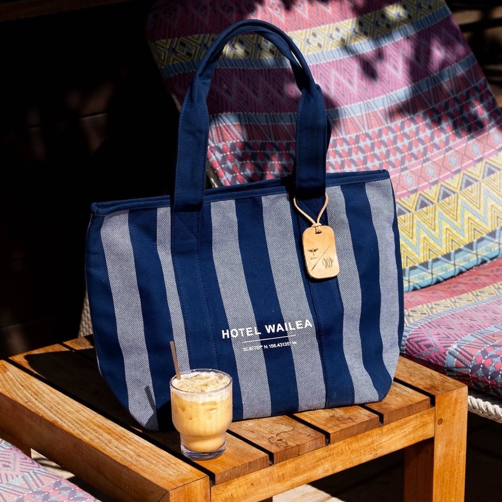 Hotel Wailea Clhei Beach bag tote special edition blue striped